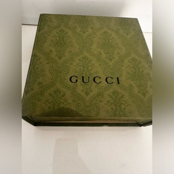 Authentic Gucci belt new never worn measures 32”| 1.5” wide - Picture 3 of 16